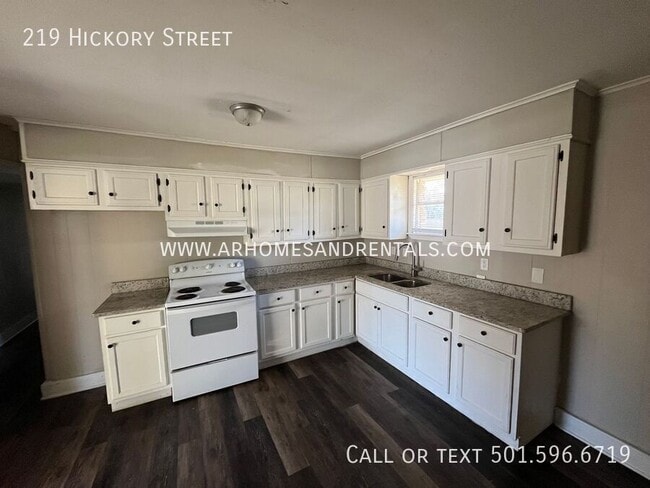 Photo - 219 Hickory St