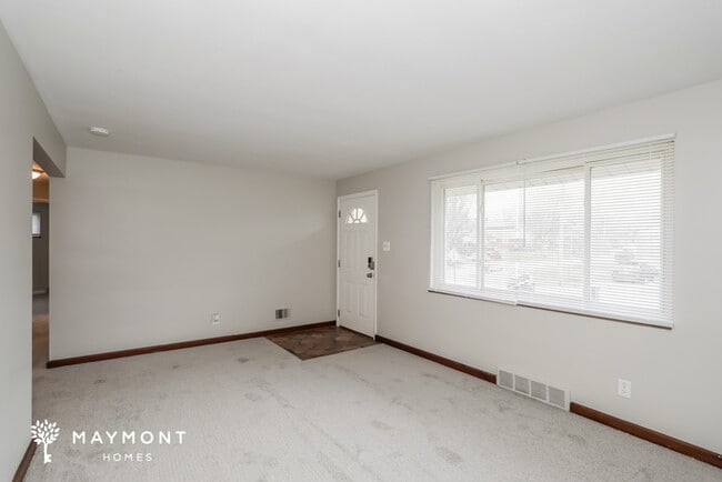 Photo - 6949 Terrylynn Ln