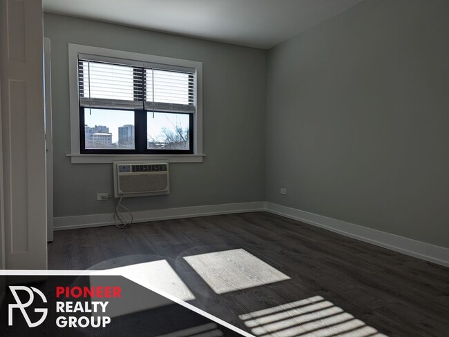 445 W Barry Ave Unit 222