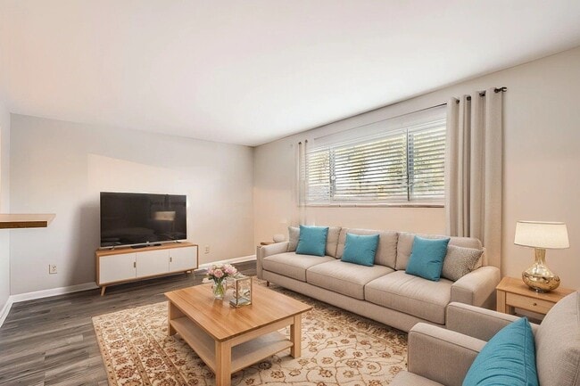 Photo - 4725 S Acoma St