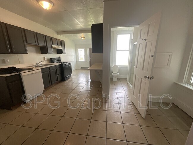 Photo - 275 W Jackson St House