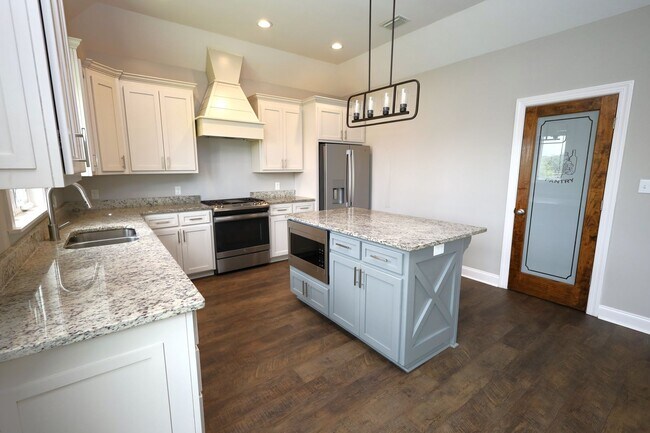 Photo - 121 Floyd Mcneal Dr