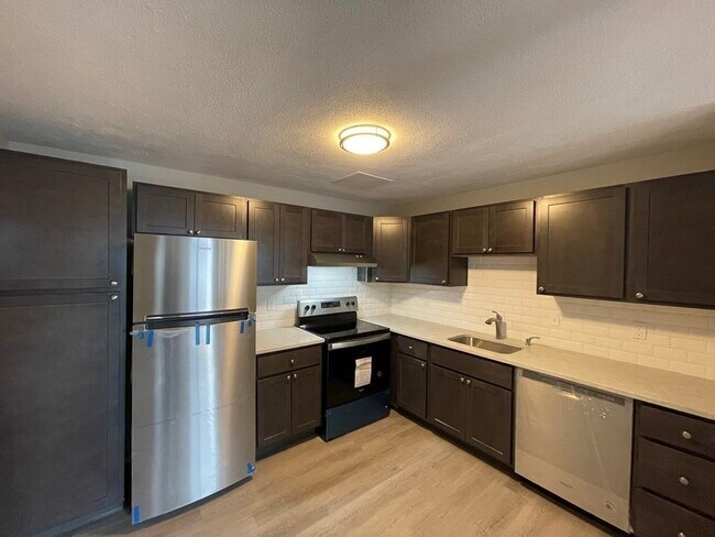 Building Photo - 24 Patten St Unit 2-2 Rental