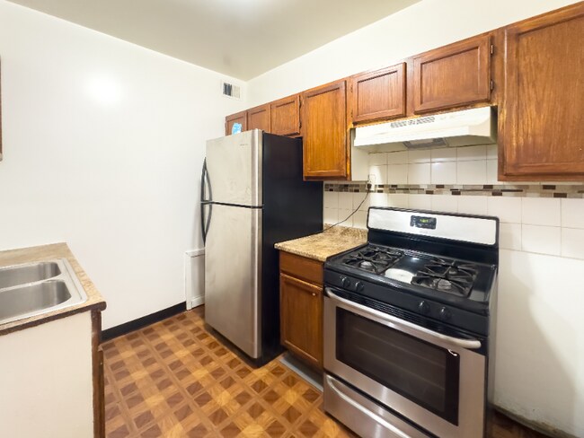 Photo - 8305 S Ashland Ave