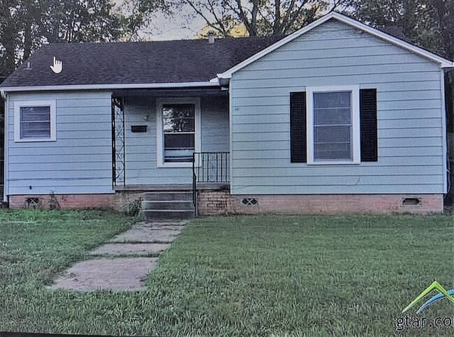 Building Photo - 703 E Barbara St