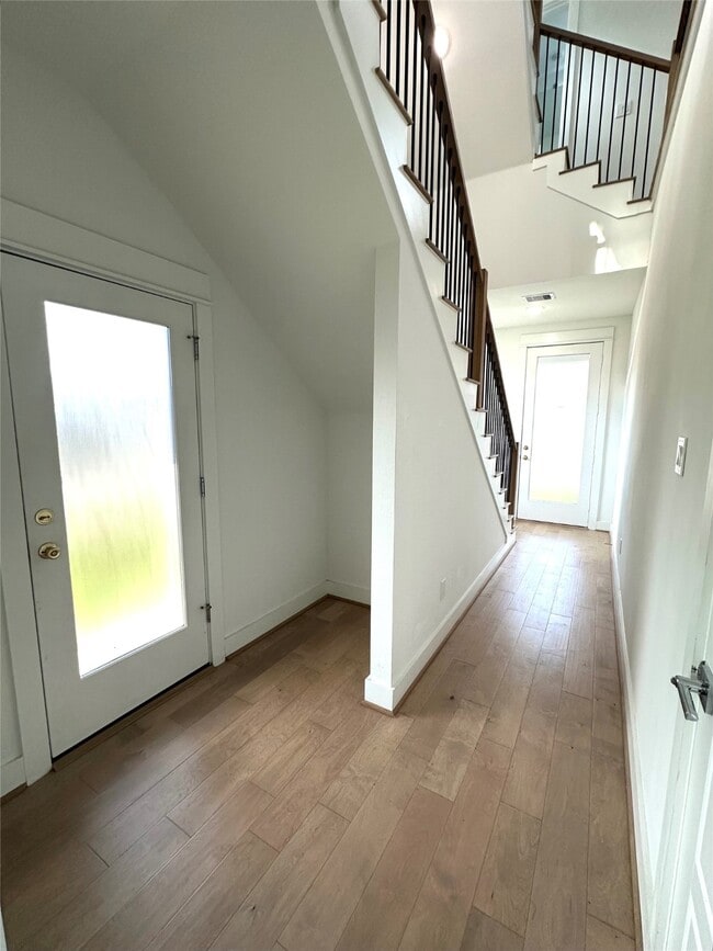 Photo - 4623 Cochran St