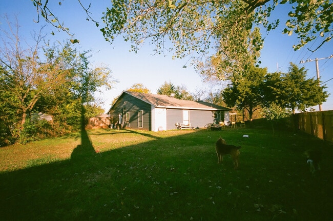 Photo - 2320 Lafayette Dr