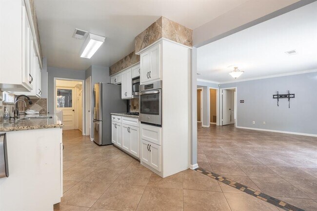 Photo - 9423 Highmeadow Dr