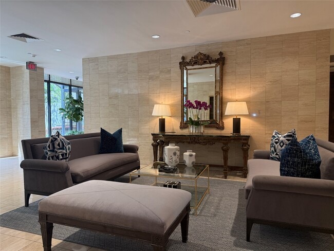 Building Photo - 15 Greenway Plz Unit 10D