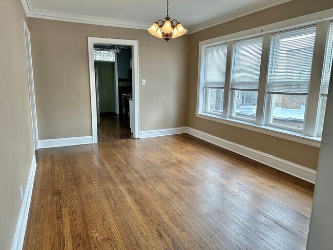 Dining Room - 6327 N Oakley Ave Unit 3