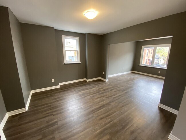 Photo - 254 Holton Ave S