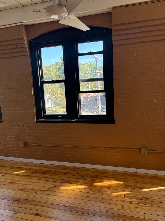 Photo - 464 Pratt Street Ext Unit 303