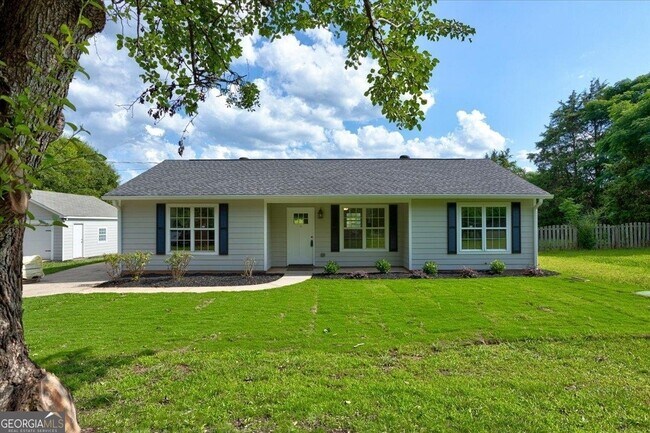 Photo - 1820 Hwy 81 House