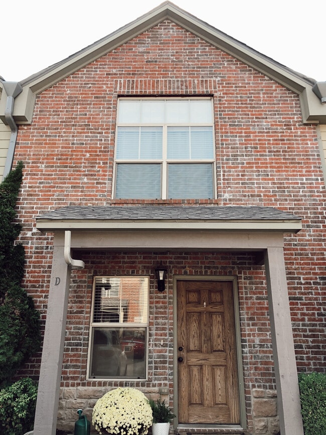 Photo - 2205 Ellington Dr Unit D