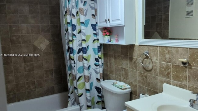 Photo - 6960 Miami Gardens Dr Unidad 2-420