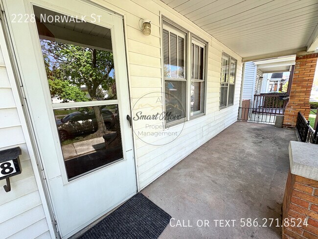 Photo - 2228 Norwalk St