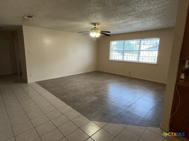 Photo - 1502 Linda Ln