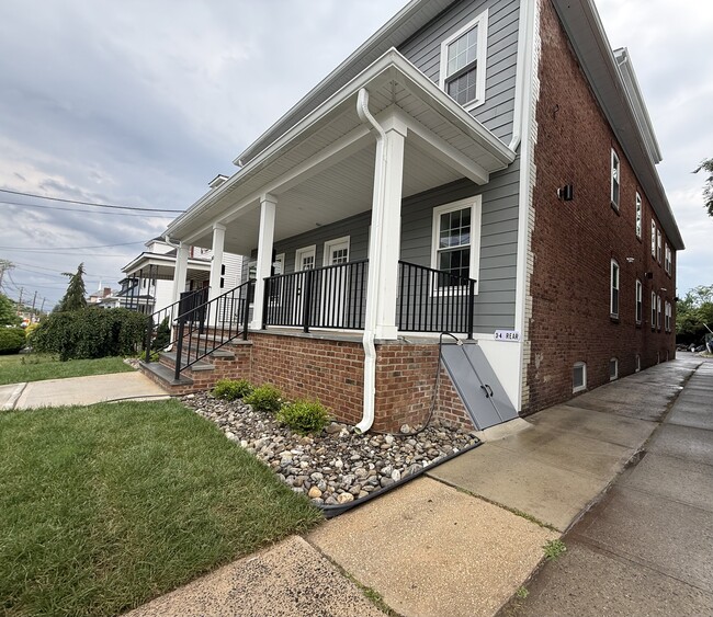 Photo - 160 Main St Unit 1