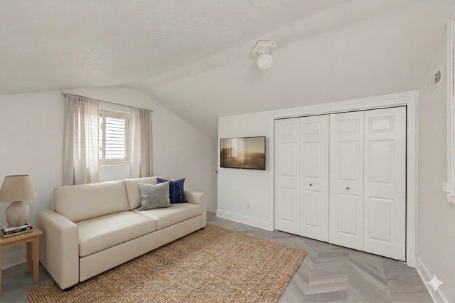 Photo - Studio apartment off trendy Alberta St in NE Portland, dishwashsher, washer/dryer included in the...