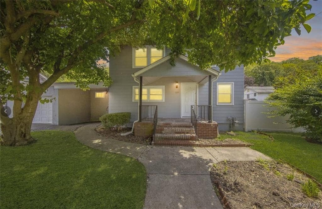 Photo - 119 E Village Rd