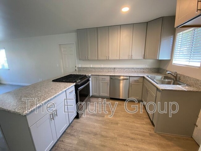 Photo - 5716 W Robinwood Ave