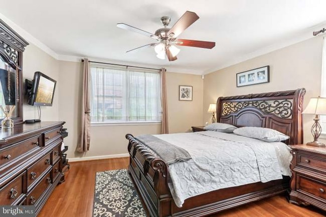 Photo - 9959 Ferndale St