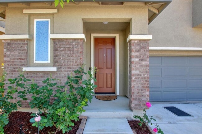 Photo - MOVE IN READY!  4 Bedroom Home in Whitney Ranch Rocklin