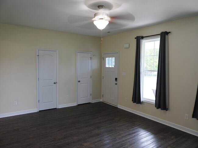 Photo - 611 Winfall Dr