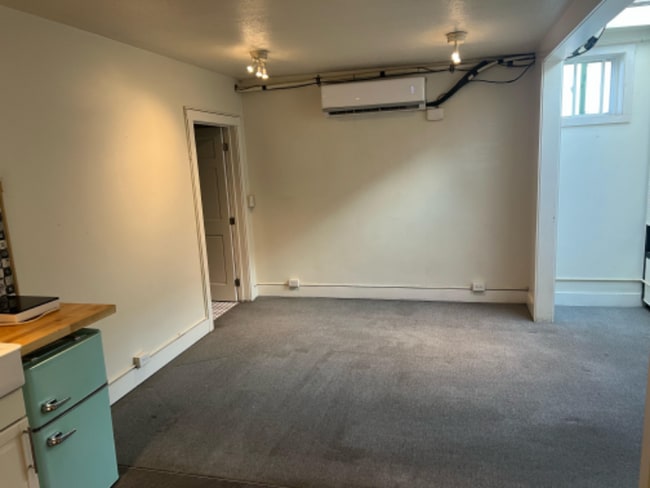 Photo - 416 E Main St