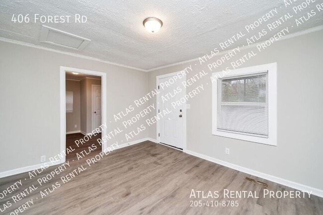 Photo - 406 Forest Rd