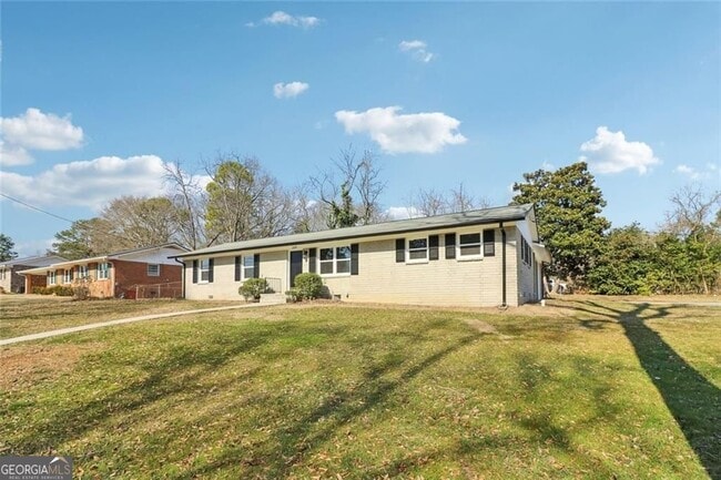 Photo - 2219 Lisa Dr SE