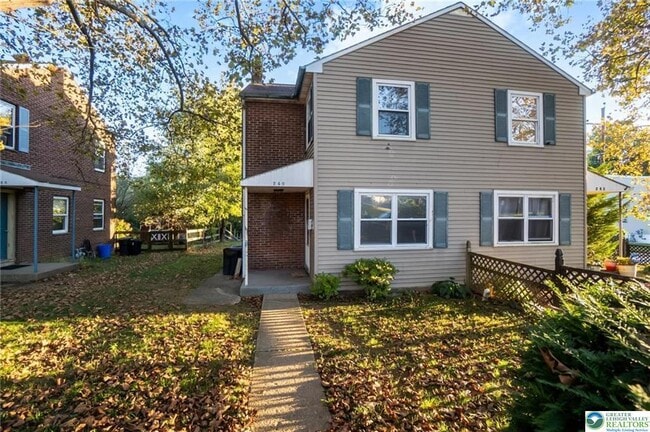 Photo - 240 Palmer St