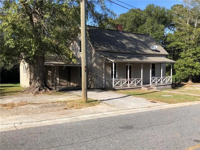 411 Mill St