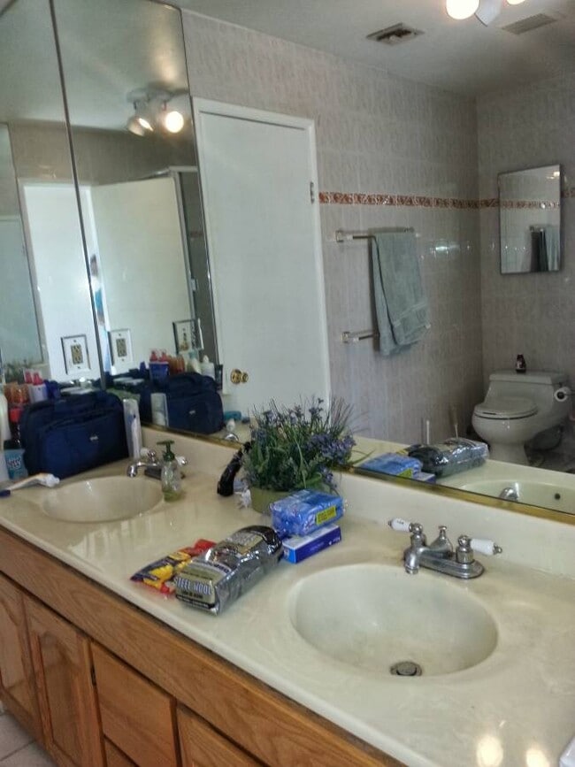 Photo - 11326 Reseda Blvd