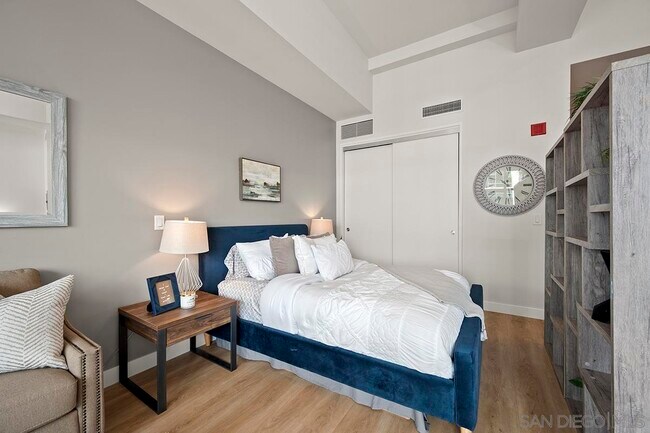 Photo - 350 W Ash St Unit 1006