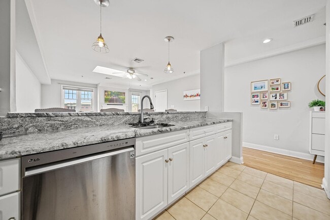 Photo - 79 Grand St Unit 4B