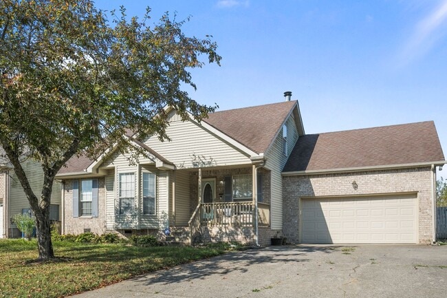 Building Photo - Pet Friendly, 4 Bedroom 2 bath Beautiful H... Rental