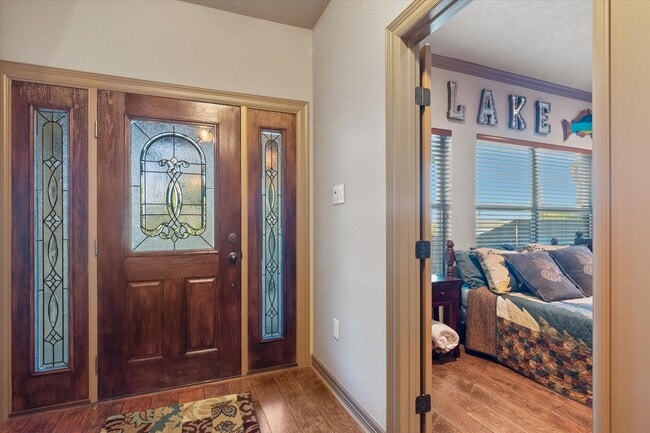 Photo - 785 Lake Forest