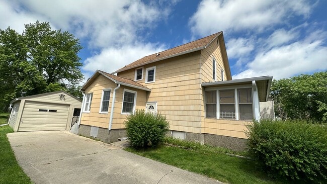 229 S Sherman Ave