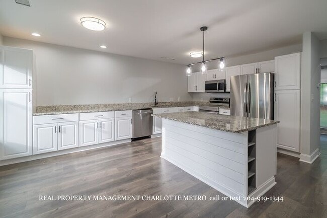 Photo - 3BR Townhome - Lake Living in Vineyard Point with Boat Slip Access Near Lake Norman