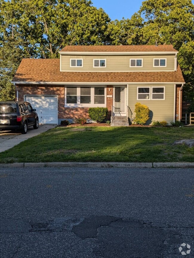 Building Photo - 132 Avondale Dr Rental