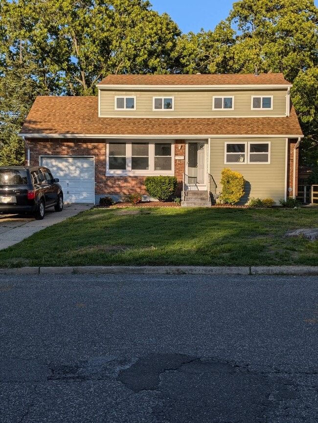 Building Photo - 132 Avondale Dr Rental
