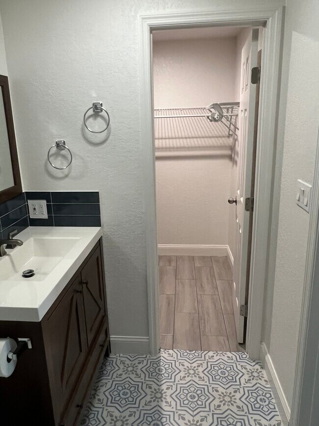 Photo - 1809 Barksdale Dr