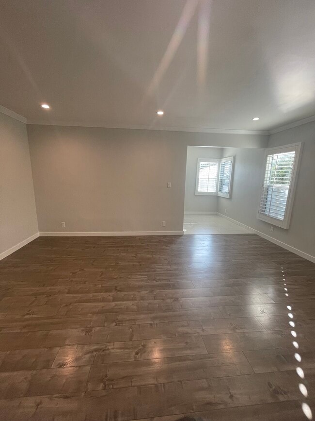 Photo - 5410 Packard St