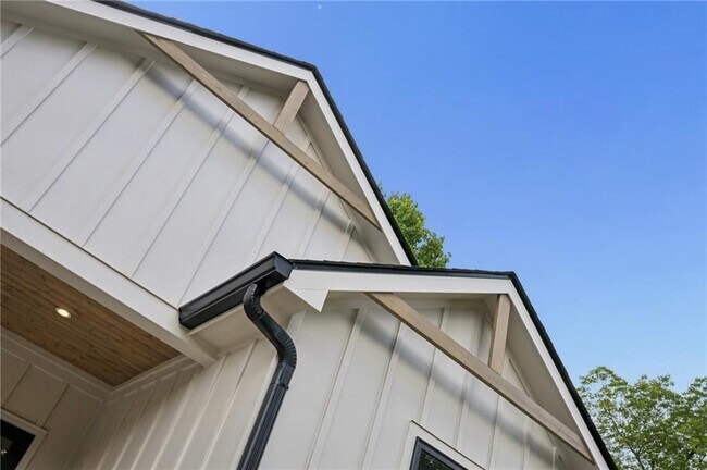 Photo - 2050 Morehouse Dr NW