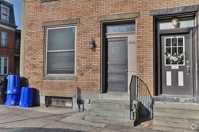 Building Photo - 1816 Green St Unit Apt #1