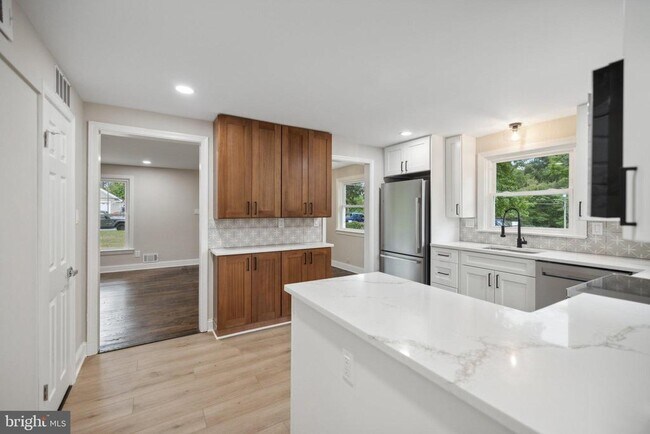 Photo - 6712 Benson Dr