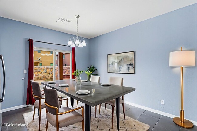 Photo - 4917 Ruben Soto