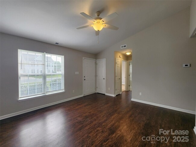 Photo - 4250 Barley St SW