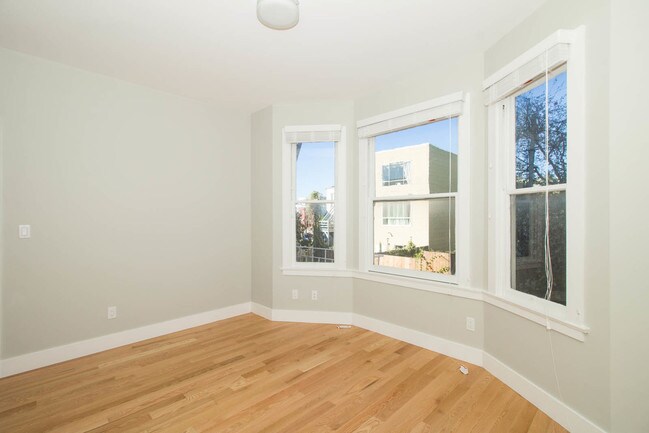 Unit 4 - 325 9th Avenue Apartments
